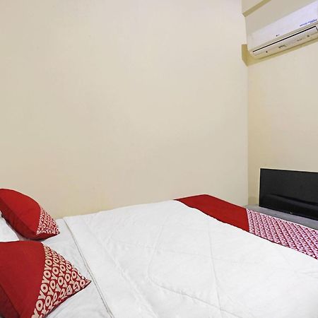 Spot On 91343 Kartika Guest House Syariahnearpantai Stres Jodoh  Buitenkant foto