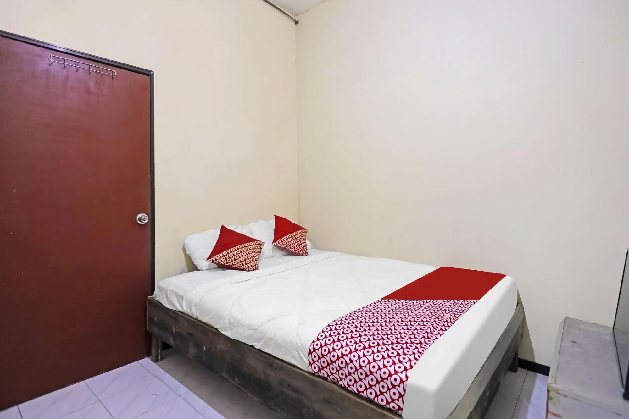 Spot On 91343 Kartika Guest House Syariahnearpantai Stres Jodoh  Buitenkant foto