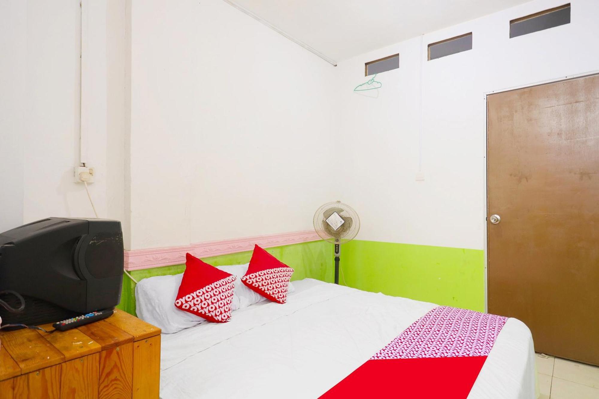 Spot On 91343 Kartika Guest House Syariahnearpantai Stres Jodoh  Buitenkant foto